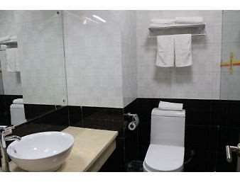 Super 8 By Wyndham Linyi Bus Terminal Hotel Cameră foto